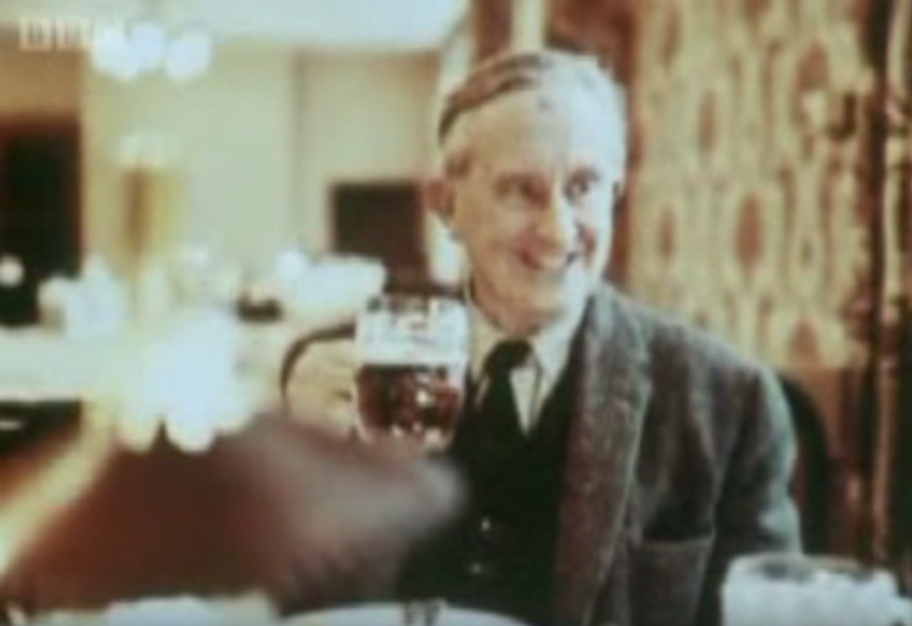 Yulë yára lambengolmo — the old linguist drinks